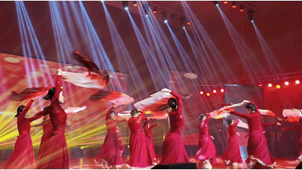 1767752143923 扇子舞1